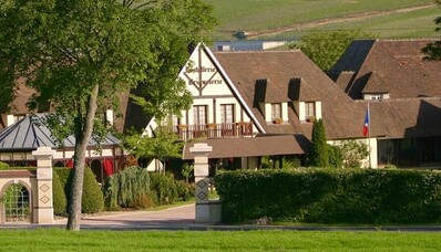 Hostellerie La Briqueterie Epernay Szampańska eskapada dla smakoszy helikopterem