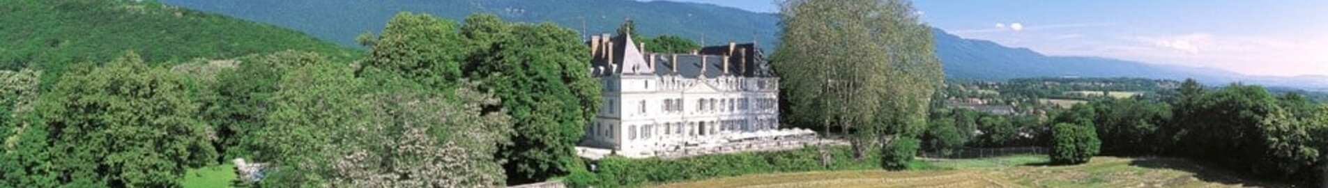 Wynajem helikoptera: Château de Divonne Jura Lac Léman