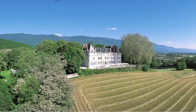Wynajem helikoptera: Château de Divonne Jura Lac Léman