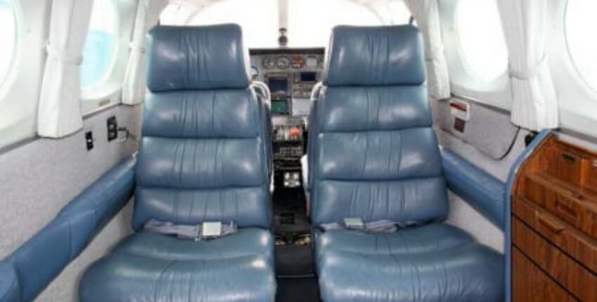 Cessna 340 petite cabine, siège bleu