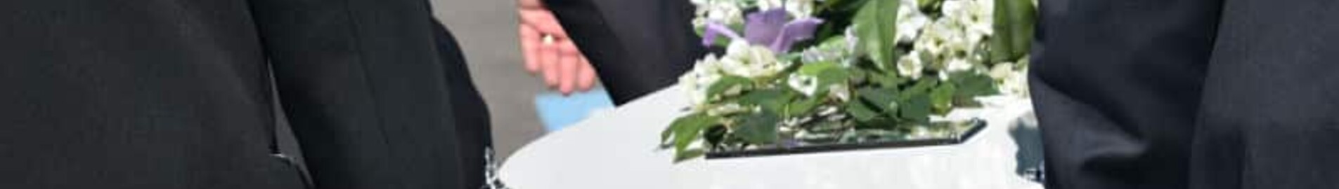 Jak zorganizować repatriację trumny samolotem?