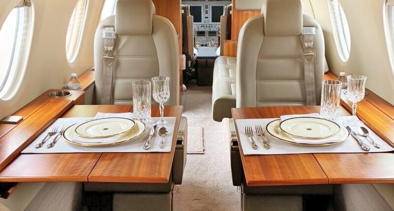 location jet privé : intérieur du Nextant 400 XT luxueux
