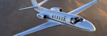 PHENOM 300 sur la piste