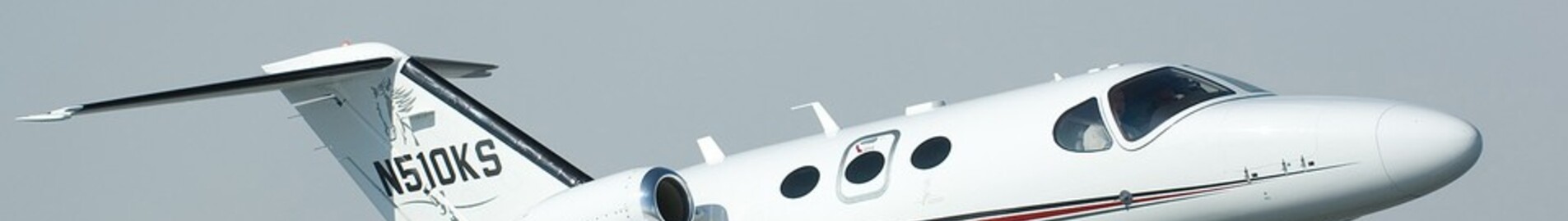 Citation Jet Mustang czy Embraer Phenom 100 – jak wybrać?