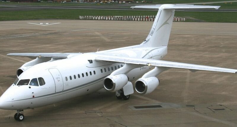 location de jet privé, intérieur Avro RJ 85 beige