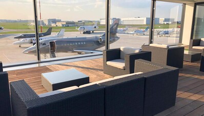 FBO (Fixed Base Operator): Wszystko, co musisz wiedzieć o prywatnych terminalach dla odrzutowców biznesowych