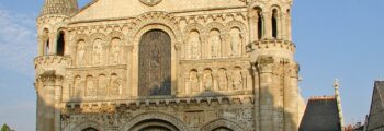 ``` démarque
location de jet privé - Église près de Cholet Le Pontreau
```