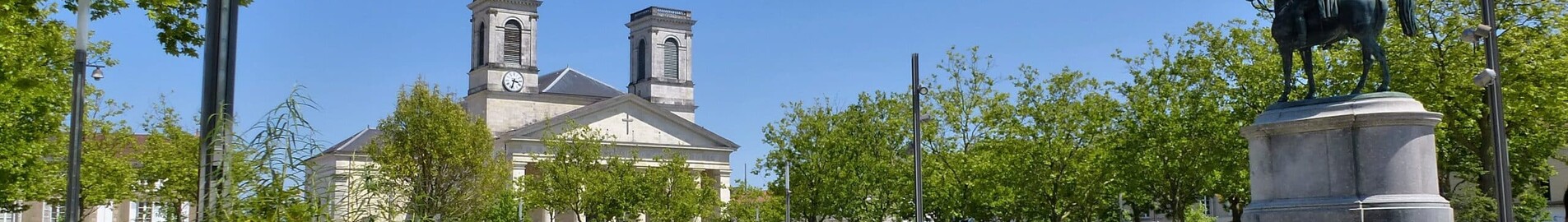 La Roche-sur-Yon: wynajem prywatnych odrzutowców