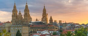 Santiago de Compostela: Wynajem prywatnych odrzutowców i helikopterów 