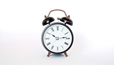 Jak radzić sobie z jet lagiem w lotnictwie biznesowym, obliczać czas UTC i ograniczać jet lag?