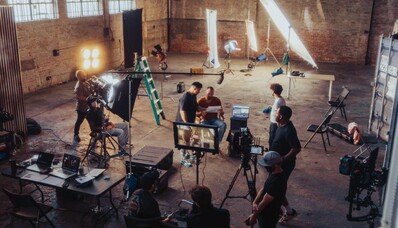 Transport ekip filmowych i sprzętu produkcyjnego: skorzystaj z prywatnego lotnictwa.