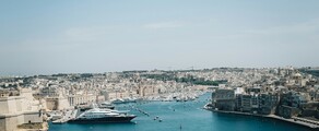 Saint-Moritz - Valletta : wynajem prywatnych odrzutowców