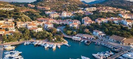 Czarter prywatnych odrzutowców i helikopterów w Porto Cervo